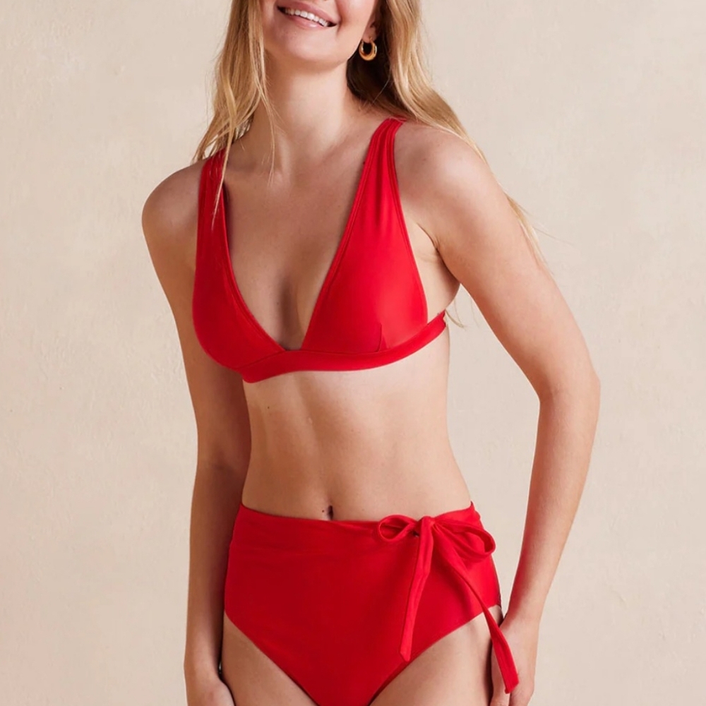 Summersalt Plunge Bikini **Top**